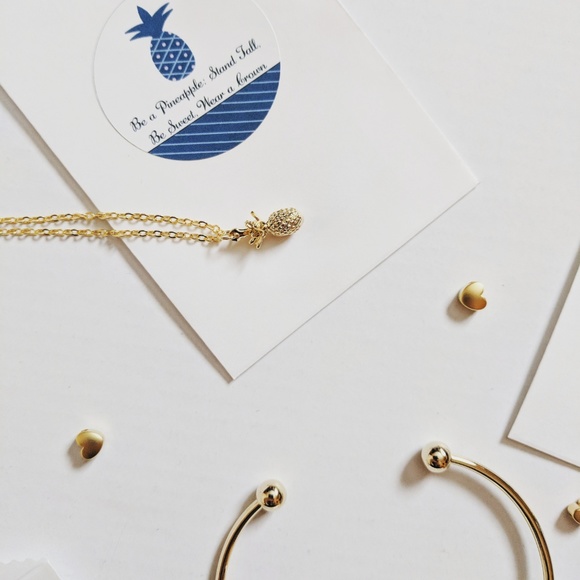 JuliannaCreationsCo Pineapple Necklace - Picture 2 of 4